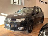 Usata Dacia Sandero Stepway 90 CV (66 kW) 2014 Nero Berlina