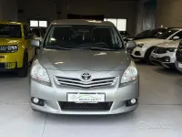 Usata Toyota Verso Style 150 CV (110 kW) 2012 Grigio Monovolume