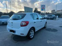 Usata Dacia Sandero Ambiance 72 CV (52 kW) 2015 Bianco Berlina