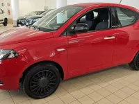 Usata Lancia Ypsilon Silver 69 CV (50 kW) 2023 Rosso Utilitaria