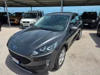 Usado Ford Kuga 120 CV (88 kW) 2022 Gris SUV