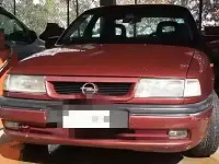 Usata Opel Vectra 75 CV (55 kW) 1993 Rosso Berlina