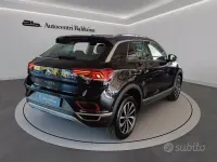 Usata VW T-Roc Style 110 CV (80 kW) 2023 Nero SUV
