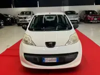 Käytetty Peugeot 107 68 HP (50 kW) 2009 Valkoinen Viistoperä