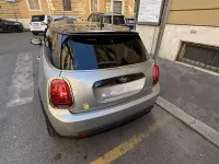 Usata Mini Cooper SE 75 kW (102 CV) 2023 Grigio Utilitaria