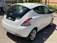 Usata Lancia Ypsilon Platinum 69 CV (50 kW) 2016 Bianco Utilitaria