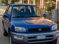 Usata Toyota RAV4 128 CV (94 kW) 2000 Blu SUV