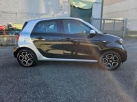 Begagnad Smart ForFour Passion 71 HK (52 kW) 2018 Svart Halvkombi