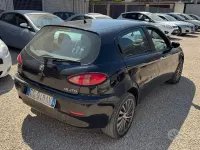 Usata Alfa Romeo 147 Distinctive 116 CV (85 kW) 2002 Nero Utilitaria