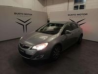 Usata Opel Astra Cosmo 140 CV (102 kW) 2012 Grigio / pastello Berlina