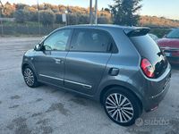 Gebraucht Renault Twingo Techno 60 kW (82 PS) 2022 Grau Kleinwagen