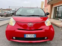 Usata Toyota iQ Sol 68 CV (50 kW) 2009 Rosso Utilitaria