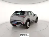 Usata Opel Mokka Elegance 101 CV (74 kW) 2022 Argento metallizzato SUV