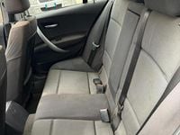 Usata BMW 118 122 CV (89 kW) 2007 Nero Utilitaria