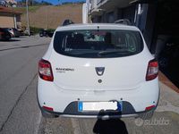 Usata Dacia Sandero Stepway 90 CV (66 kW) 2015 Bianco Berlina