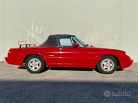 Usata Alfa Romeo Spider 106 CV (77 kW) 1990 Rosso Cabrio