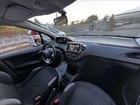 Usata Peugeot 208 Allure 75 CV (55 kW) 2015 Utilitaria