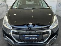 Usata Peugeot 208 Signature Sky 100 CV (73 kW) 2019 Nero Utilitaria