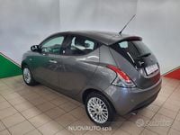 Usata Lancia Ypsilon Gold 69 CV (50 kW) 2015 Grigio Utilitaria