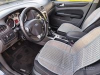 Begagnad Ford Focus 110 HK (80 kW) 2010 Grå Sedan