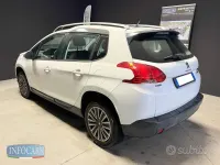 Usata Peugeot 2008 Active 75 CV (55 kW) 2015 Bianco pastello SUV