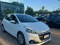 Usata Peugeot 208 Active 102 CV (75 kW) 2019 Bianco Utilitaria