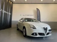 Usata Alfa Romeo Giulietta Distinctive 105 CV (77 kW) 2015 Bianco Utilitaria