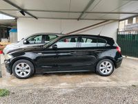 Usata BMW 118 122 CV (89 kW) 2006 Nero Utilitaria