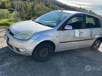 Usata Ford Fiesta 2005 Grigio Berlina