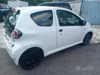 Usata Toyota Aygo 68 CV (50 kW) 2011 Bianco Utilitaria