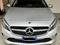 Usata Mercedes A180 109 CV (80 kW) 2017 Grigio Berlina