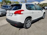Usata Peugeot 2008 Allure 92 CV (67 kW) 2014 Bianco SUV