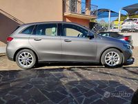 Usata Mercedes B180 Executive 116 CV (85 kW) 2021 Grigio Monovolume