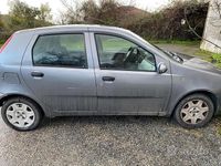 Usata Fiat Punto 75 CV (55 kW) 2004 Grigio Berlina