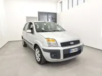 Usata Ford Fusion 68 CV (50 kW) 2008 Grigio Utilitaria