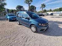 Usata VW Caddy Trendline 102 CV (75 kW) 2017 Blu Monovolume