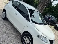 Usata Lancia Ypsilon Platinum 80 CV (58 kW) 2017 Bianco Utilitaria