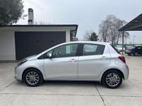 Usata Toyota Yaris Active 69 CV (50 kW) 2017 Argento Berlina