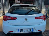 Usata Alfa Romeo Giulietta 105 CV (77 kW) 2011 Bianco Utilitaria