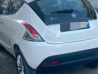 Usata Lancia Ypsilon 80 CV (58 kW) 2014 Bianco Utilitaria