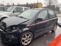 Usata Toyota Yaris 105 CV (77 kW) 2002 Nero Berlina