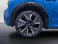 Usata Peugeot e-208 GT-line 56 kW (77 CV) 2020 Blu elettrico Utilitaria