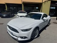 Usata Ford Mustang 317 CV (233 kW) 2016 Bianco Coupé