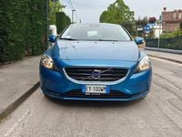 Usata Volvo V40 Kinetic 116 CV (85 kW) 2015 Blu Berlina