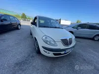 Usata Lancia Ypsilon 80 CV (58 kW) 2004 Beige Utilitaria