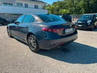 Usata Alfa Romeo Giulia 150 CV (110 kW) 2018 Grigio Berlina