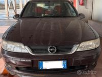 Usata Opel Vectra Edition 101 CV (74 kW) 2000 Marrone Berlina