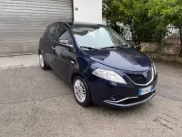 Usata Lancia Ypsilon Silver 69 CV (50 kW) 2017 Blu Utilitaria