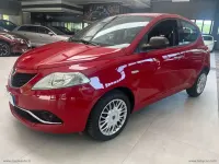 Usata Lancia Ypsilon Silver 69 CV (50 kW) 2016 Rosso Utilitaria