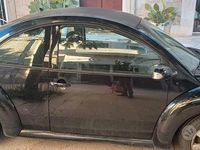Usata VW New Beetle 105 CV (77 kW) 2003 Nero Utilitaria
